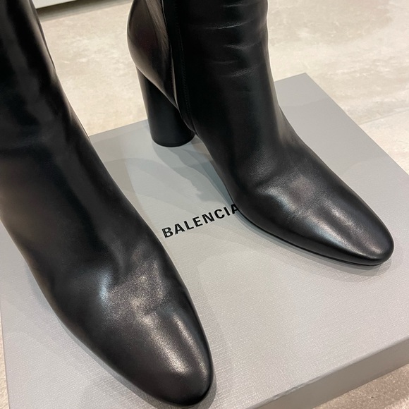 BALENCIAGA Oval Bootie 90mm - Picture 4 of 9